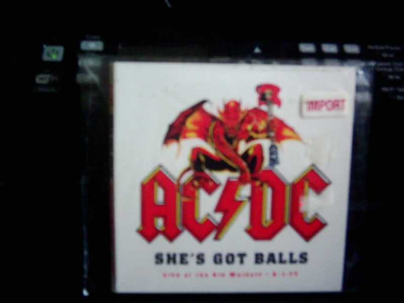 AC/DC - She's Got Balls Live at the Old Waldorf 9-1-77 (CDr)