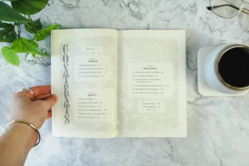 Brave the Page : How Writing Our Hard Stories Brings Healing and Wholeness