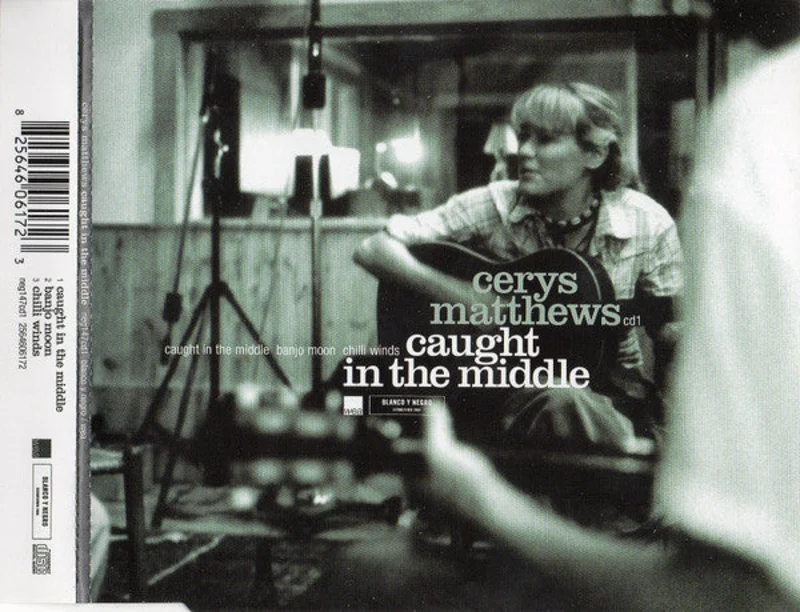 Cerys Matthews - Caught In The Middle (CD)