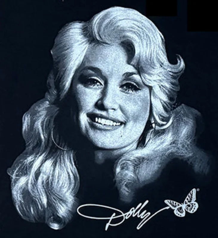 T-Shirt: Dolly Parton (Black & White Portrait)